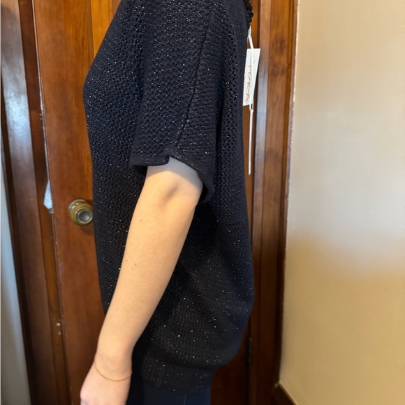 Light weight toper, great over long or short sleeve tops, dress it up or down - Picture 6 of 6